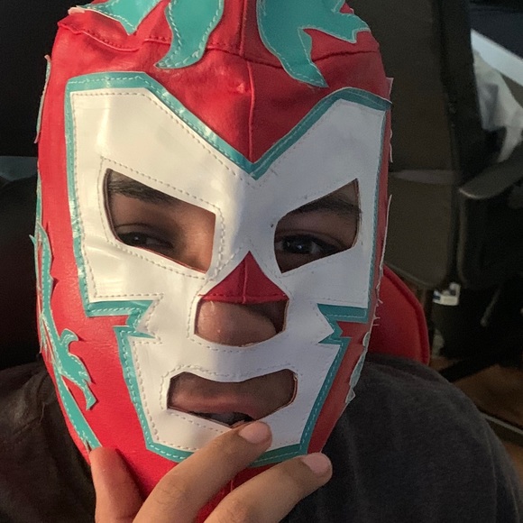 Meet your Posher, Cristian - Picture 1 of 1